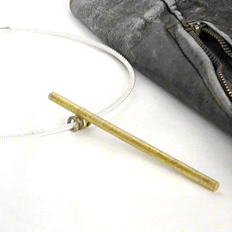 Bar Neckwire in lemon yellow brass finish