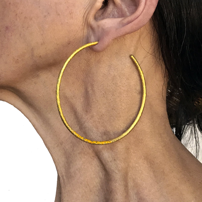 large hoop, brass finish