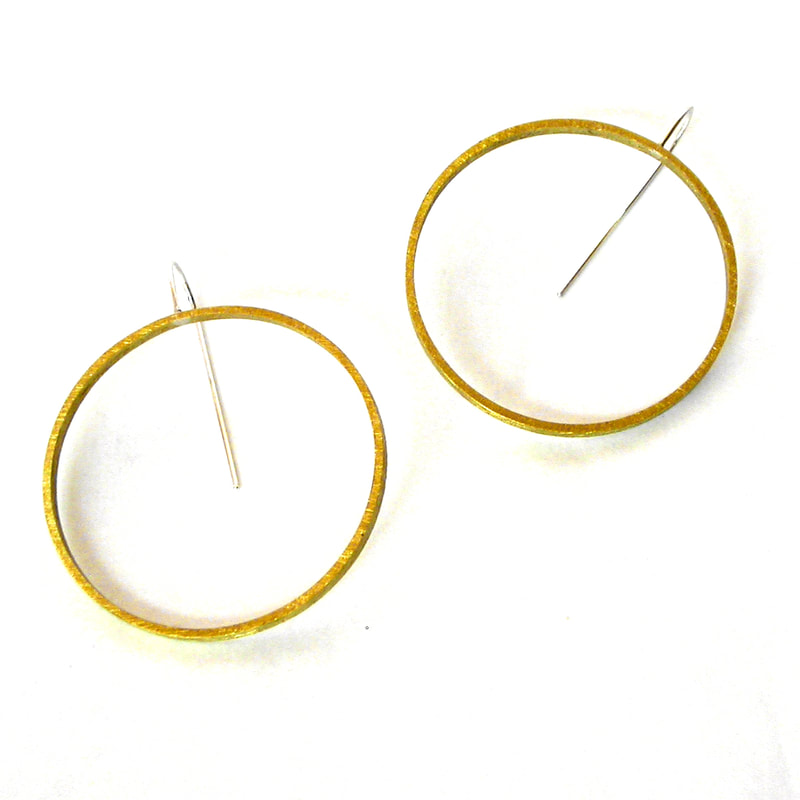 Big Circle Slice Earrings in yellow brass 
