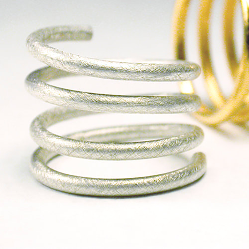Coil ring - brushed silver 