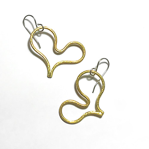 Sweet Hearts Earrings in golden brass